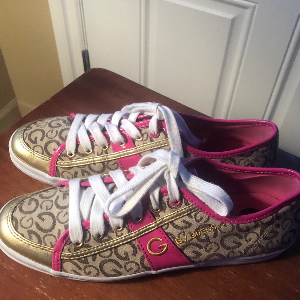 Ladies Guess  shoes